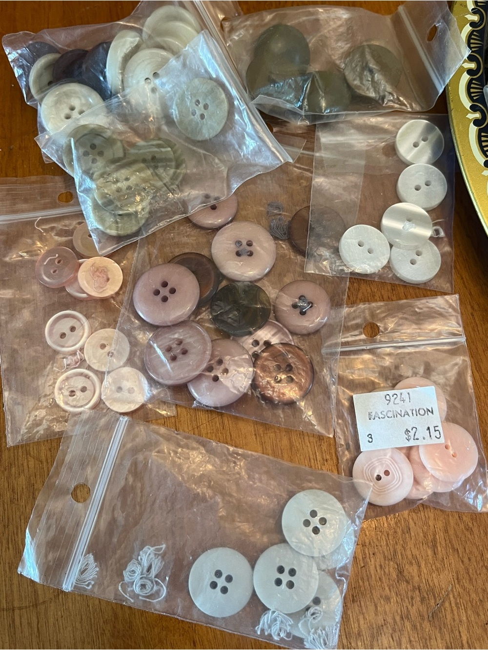 Assorted Sewing Buttons - Mixed Colors - Picture 6 of 9